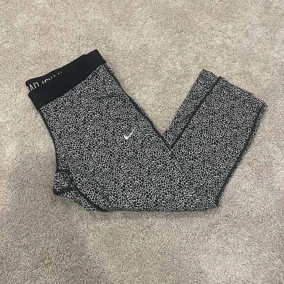 Nike Dri Fit Women's Cropped Legging‎ Black White Run Fast Live Fearless Size M - Picture 1 of 7